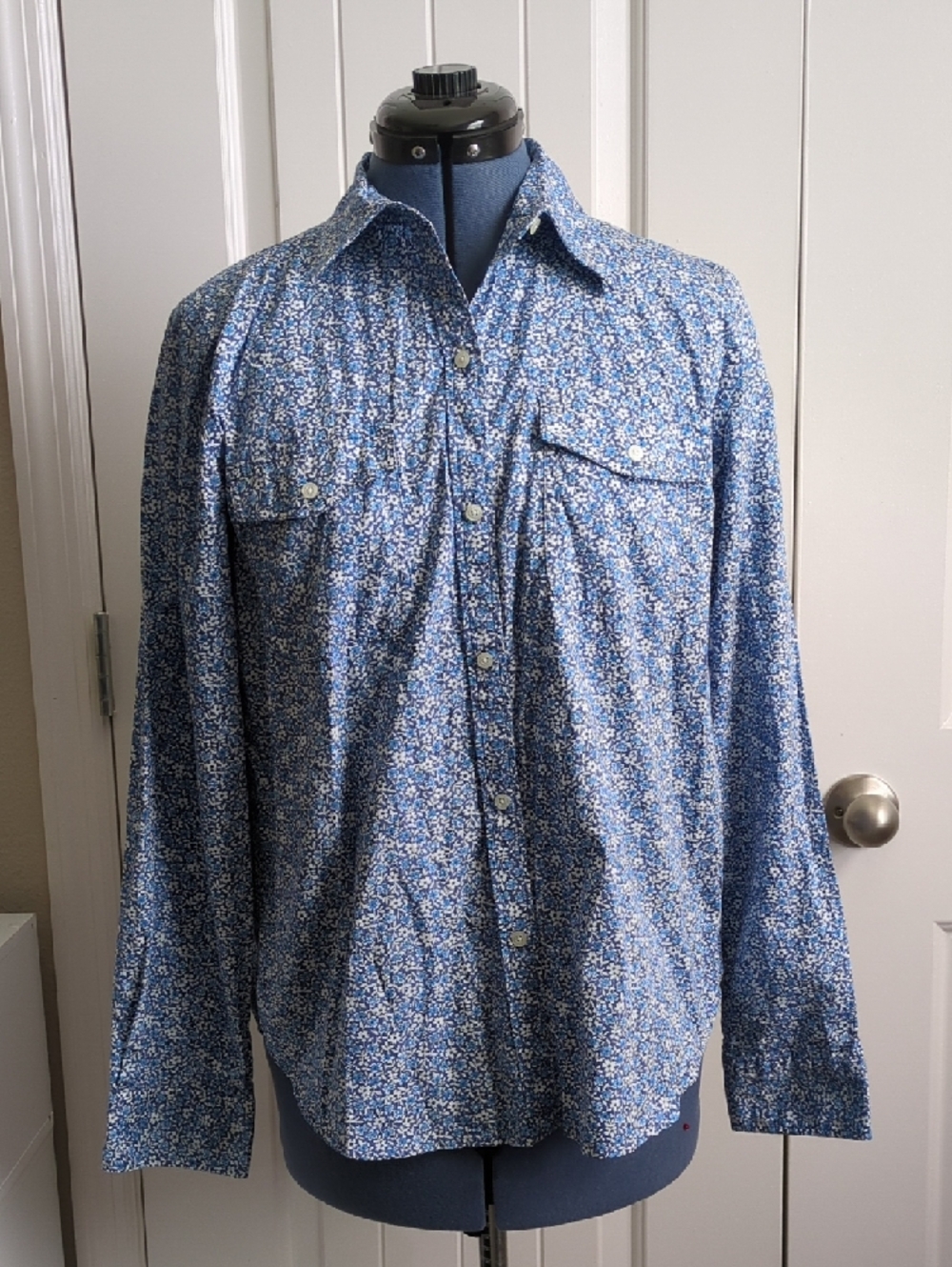 Chaps Women's Blue and White Floral Button-Up Shirt